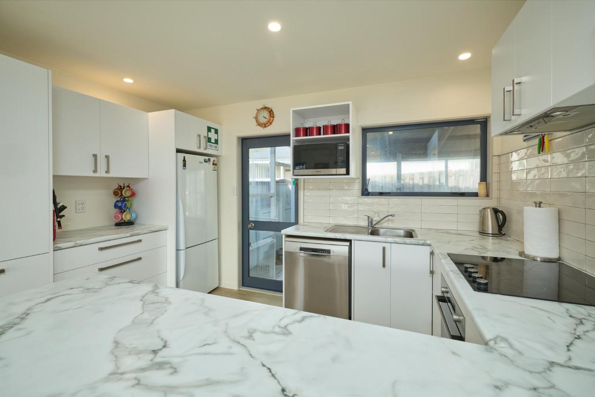 Location With Ocean And Mountain Views Vila Kaikoura Exterior foto